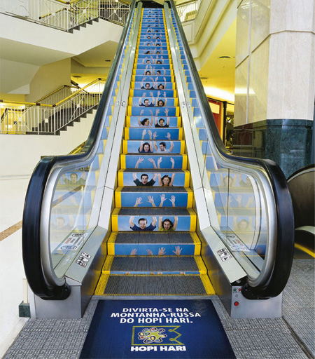 Publicidad en escaleras mecánicas